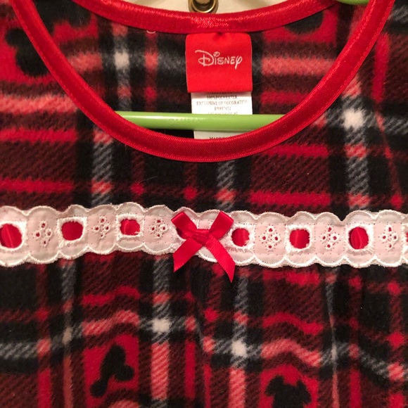 Girls sz 6 Disney lightweight fleece nightgown. Red & black plaid with lace trim - Picture 3 of 4